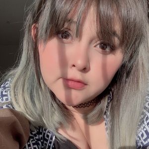 Meet your Posher, Cynthia